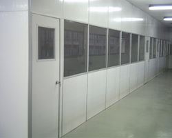 Divisórias de PVC com vidros na Vila Lageado